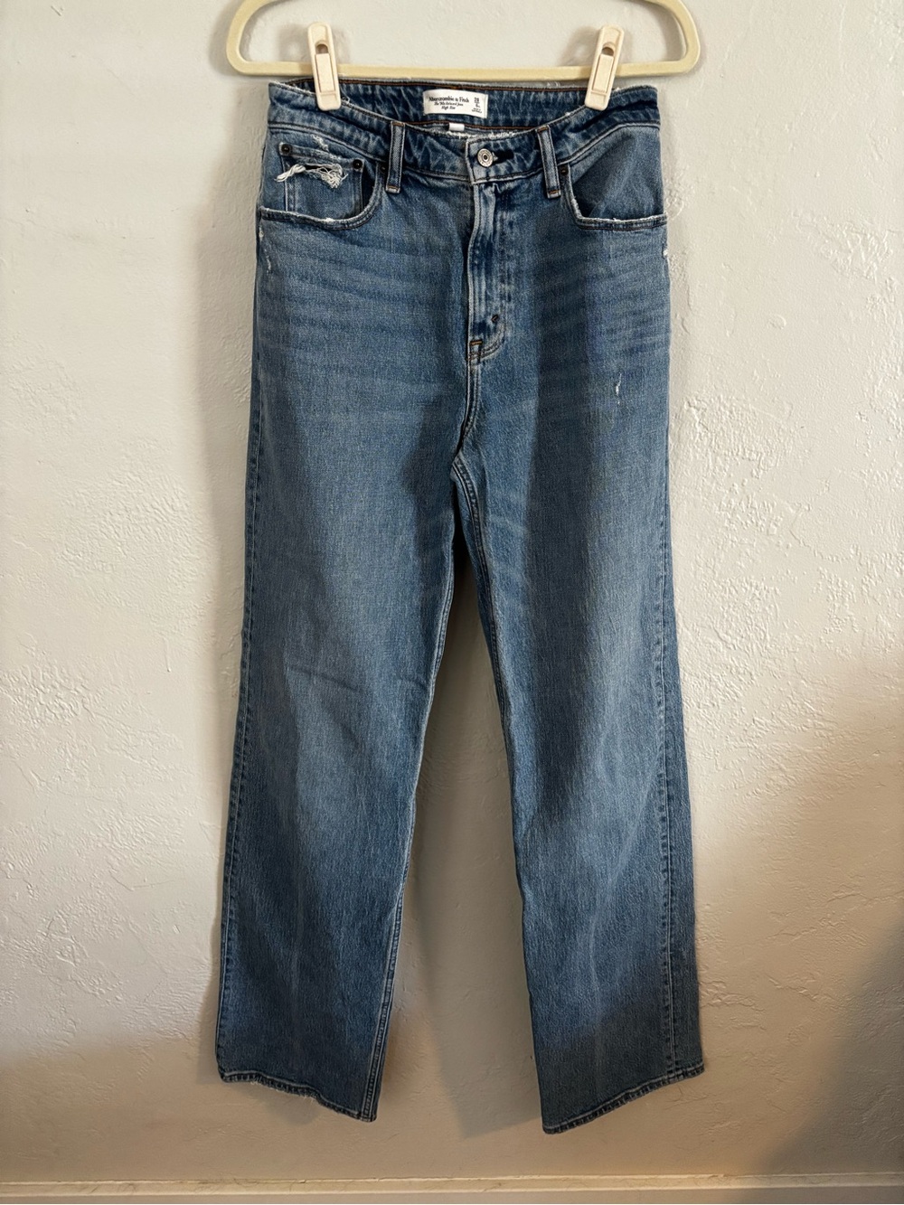 Abercrombie High Rise 90s Relaxed Jean